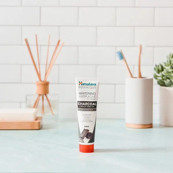 Himalaya charcoal tooth paste